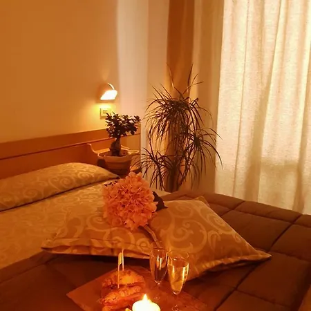 Отель Romantica